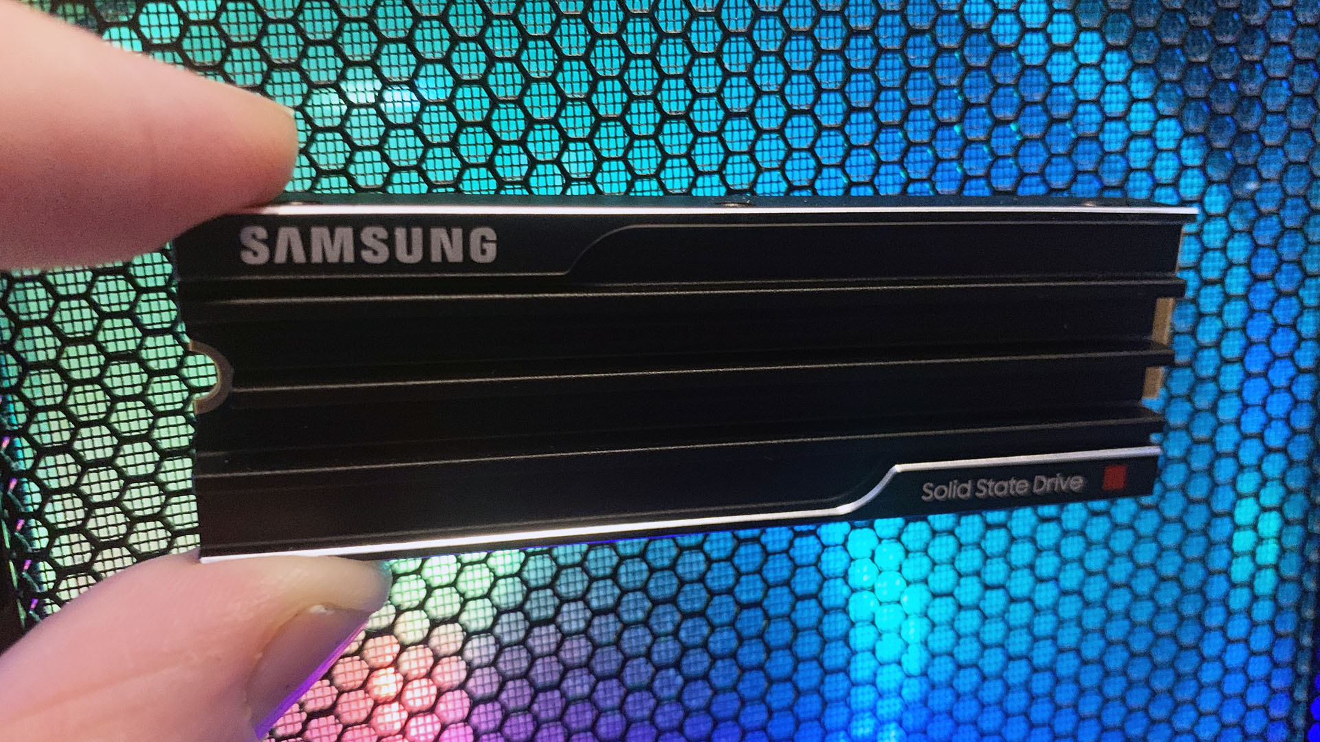 Εκπτώσεις σε Samsung 9100 Pro: Η ταχύτερη gaming SSD