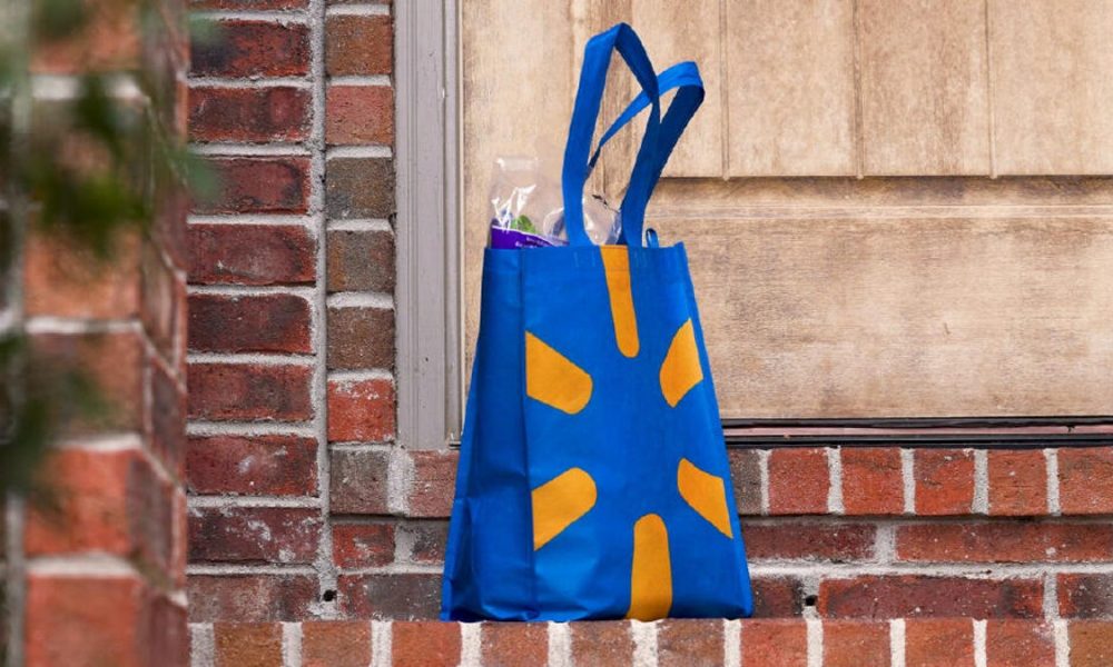 Η Walmart Επαναφέρει το ‘Basket Fee’: Τι Πρέπει να Γνωρίζετε