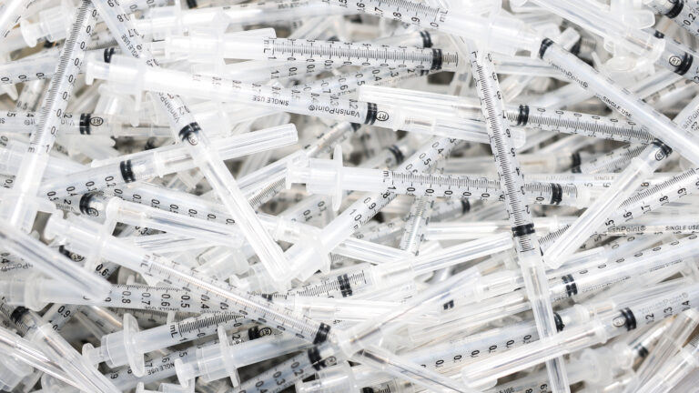 Αμφισβητούμενη η νέα επιτροπή εμβολίων του RFK Jr.