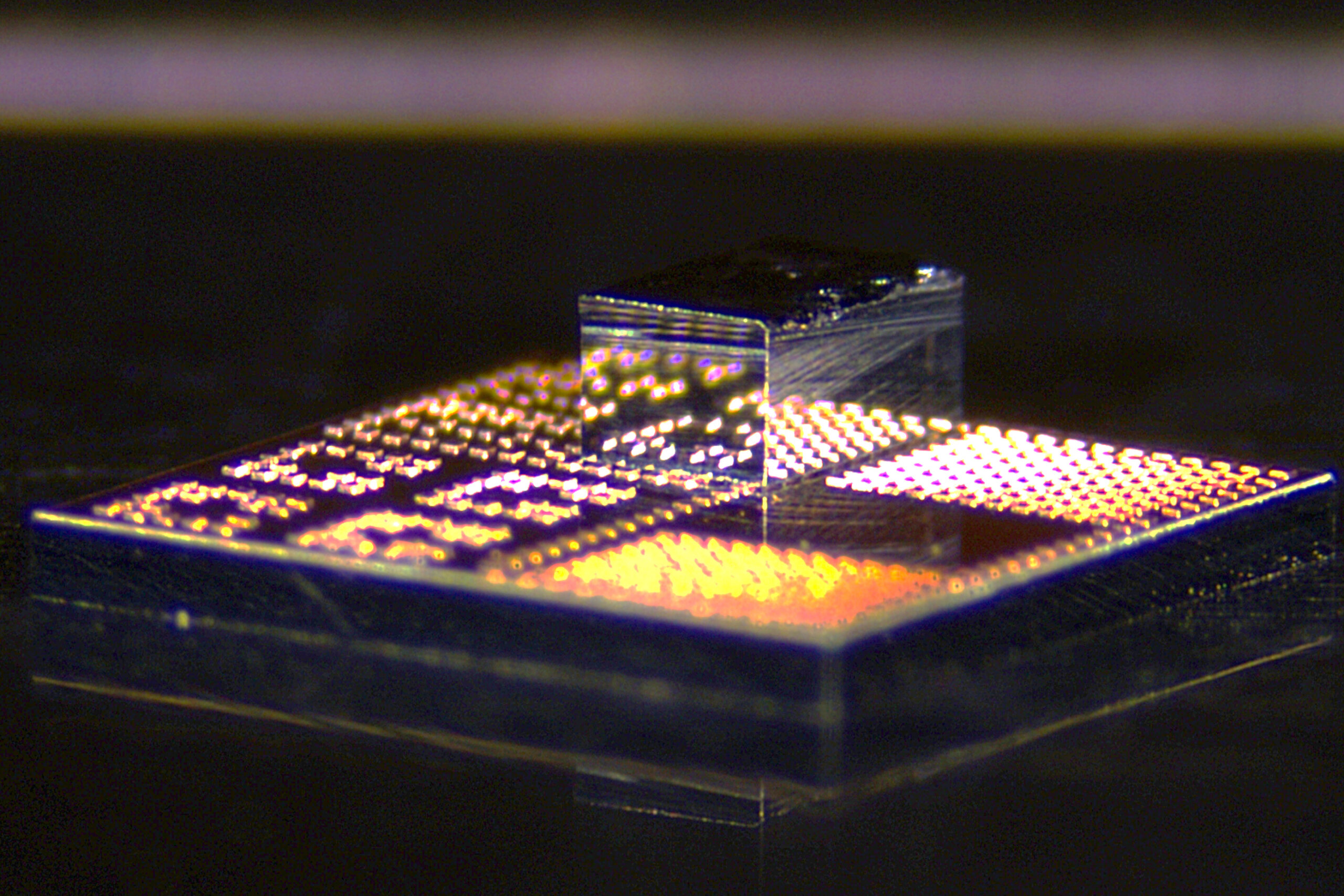 Νέα 3D chips: Ταχύτερη και πιο αποδοτική ηλεκτρονική