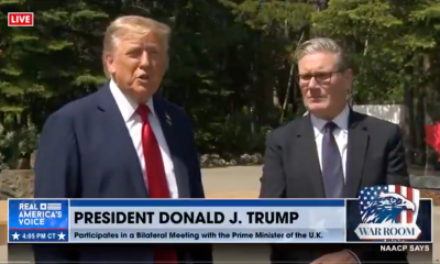 Ο Τραμπ Κοροϊδεύει τον Τάκερ Κάρλσον για την Απόλυσή του από το Fox News