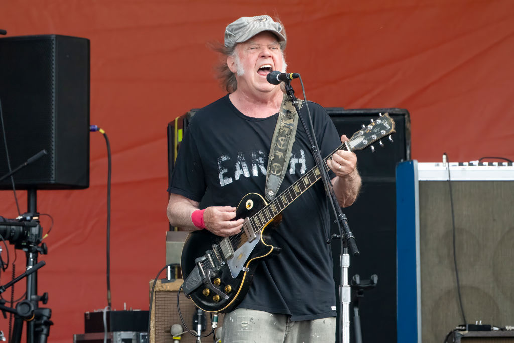Η απόφαση του Neil Young για το Glastonbury