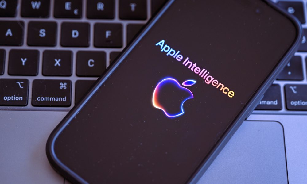 Η Apple εξετάζει εξωτερικούς συνεργάτες AI για την ενίσχυση της Siri