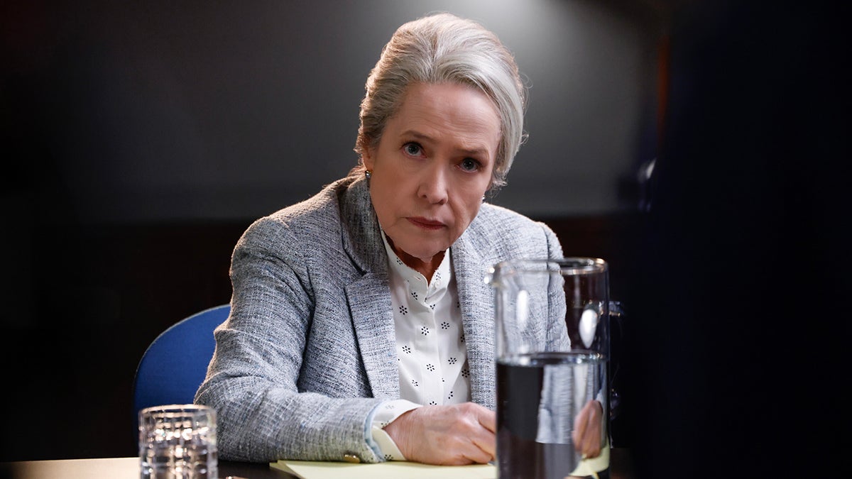 Η Kathy Bates γράφει ιστορία στα βραβεία Emmy