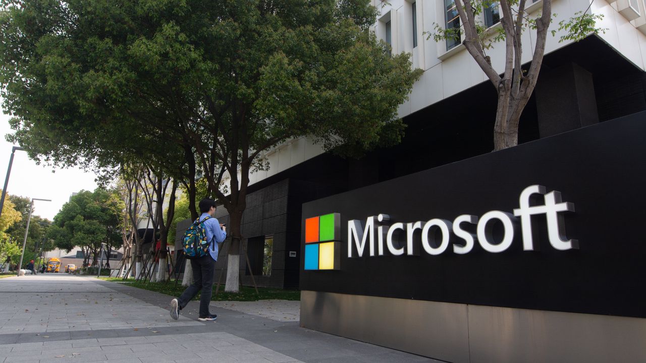 Η Microsoft σταματά τη συνεργασία με Κινέζους μηχανικούς για συστήματα του Υπουργείου