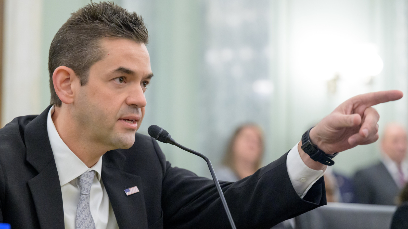 Ο Τραμπ εξηγεί την απόσυρση της υποψηφιότητας του Τζάρεντ Άιζακμαν για τη NASA