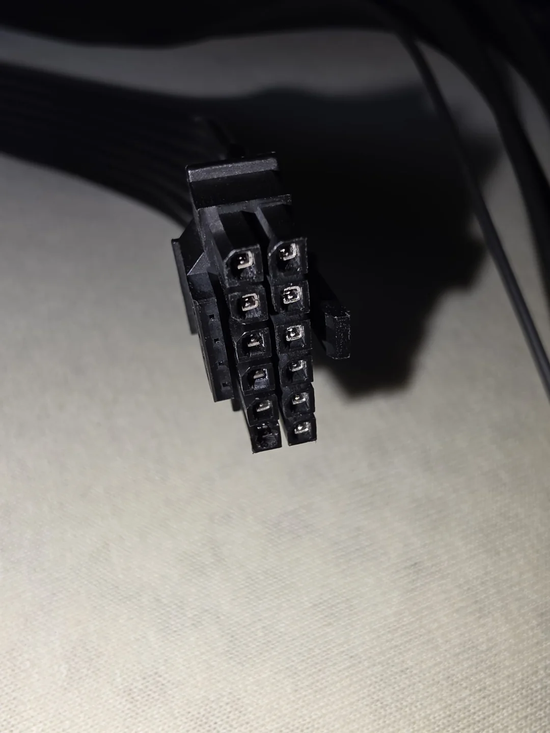 Καμένο 12VHPWR σε RTX 5090: τι πήγε στραβά